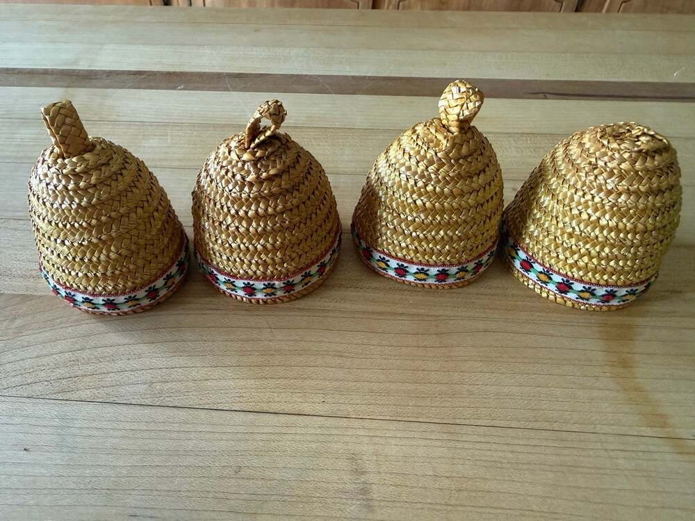 Vintage Straw Egg Wamers Cozy Retro Set of 4